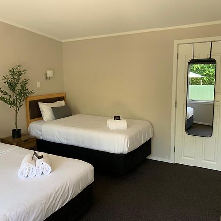 Travellers Inn Motel Гисборн Экстерьер фото